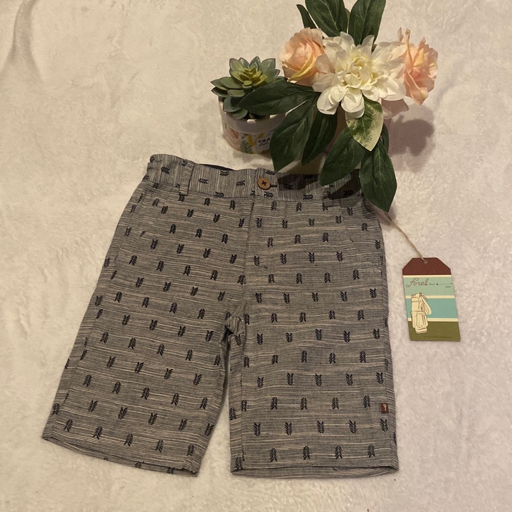 NWT FORE Axel & Hudson Boys Size 5 Dart Feather Golf Short